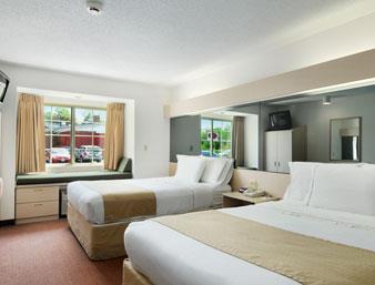 סנקה פולס Microtel Inn & Suites By Wyndham חדר תמונה